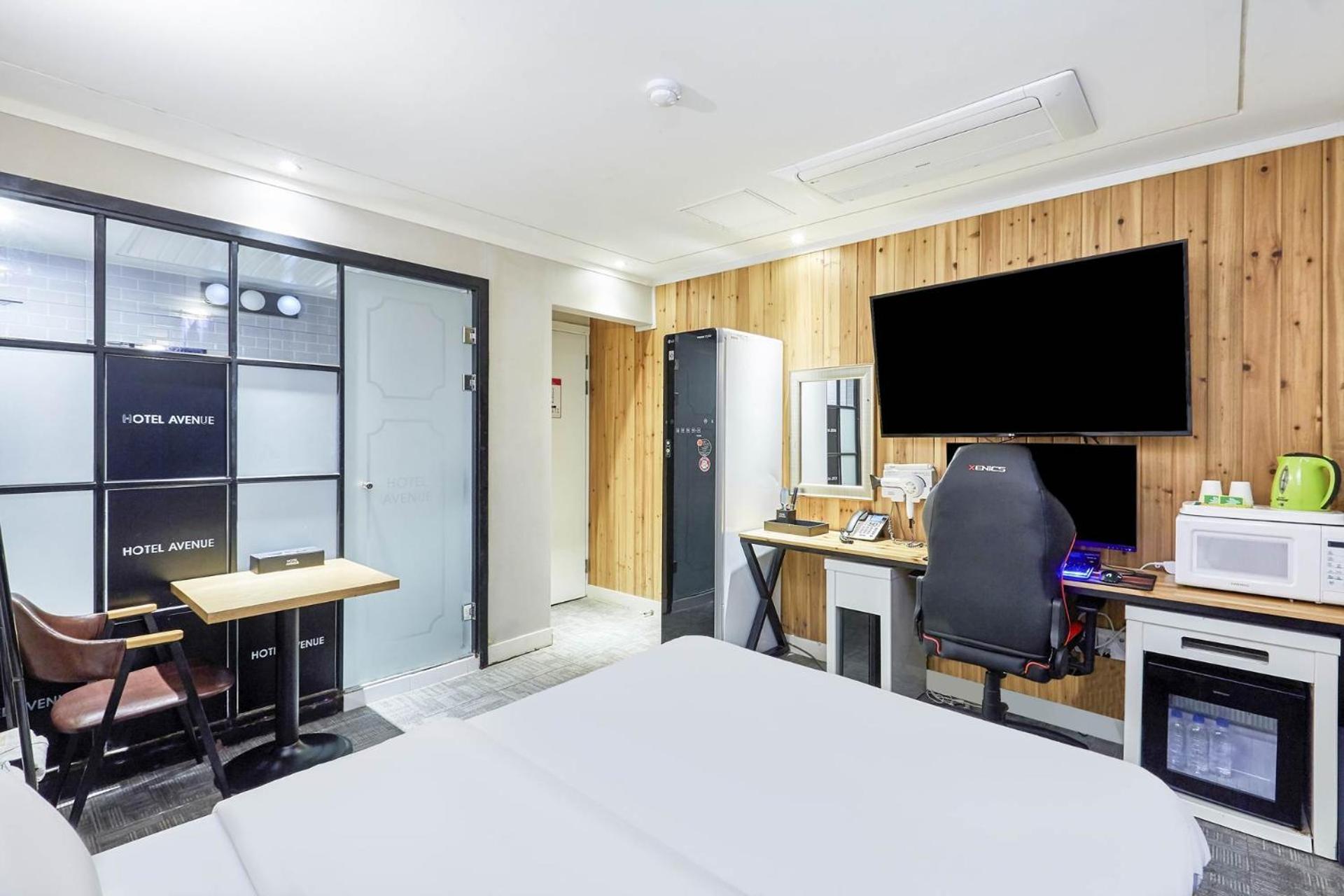 Avenue Hotel Йонгин Екстериор снимка